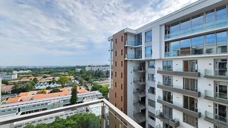 2 Bedroom Apartment in Rosebank