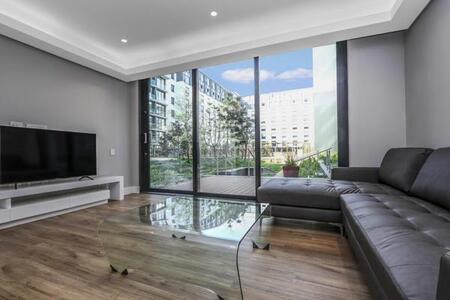 2 Bedroom Apartment in Melrose Arch