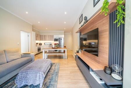 2 Bedroom Apartment in Rosebank