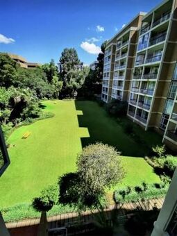 1 Bedroom Flat in Parktown