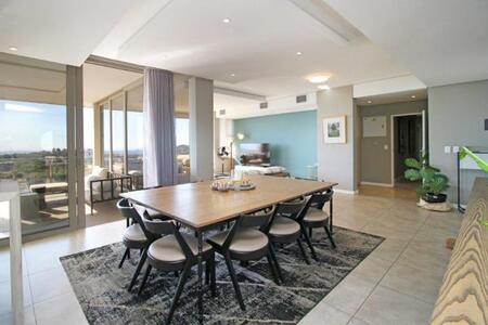 3 Bedroom Apartment in Rosebank