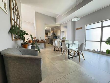 3 Bedroom Apartment in Oaklands