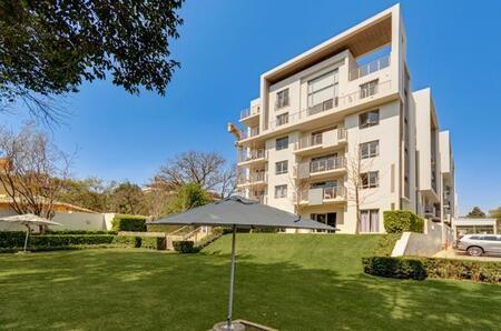 2 Bedroom Apartment in Rosebank