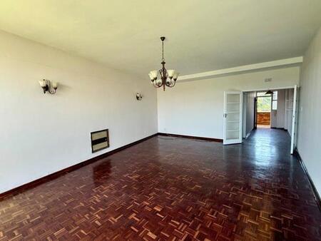 3 Bedroom Apartment in Melrose