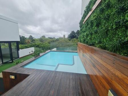 2 Bedroom Apartment in Rosebank