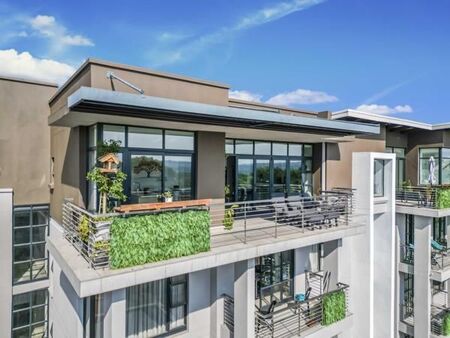 3 Bedroom Penthouse in Rosebank