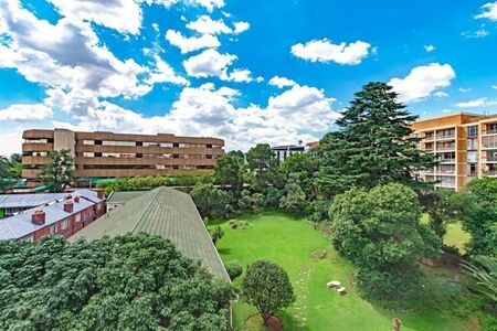 2 Bedroom Apartment in Parktown