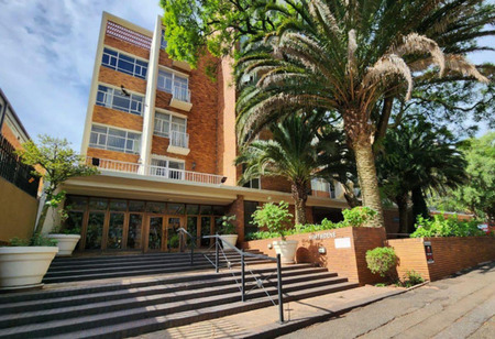 1 Bedroom Apartment in Parktown