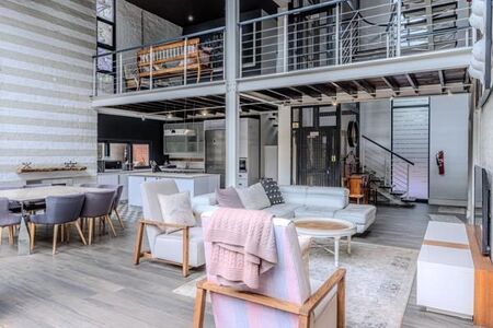 2 Bedroom Penthouse in Rosebank