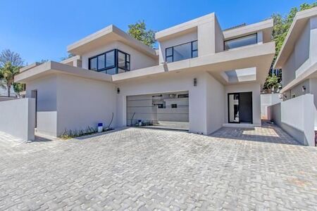 4 Bedroom Cluster in Houghton Estate