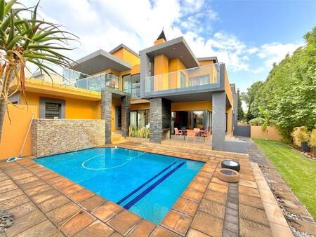 5 Bedroom House in Cedar Creek