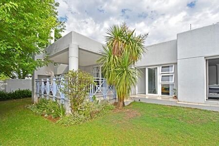 3 Bedroom House in Cedar Lakes