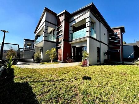 3 Bedroom House in Ferndale