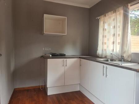 Bachelor apartment in Randpark Ridge
