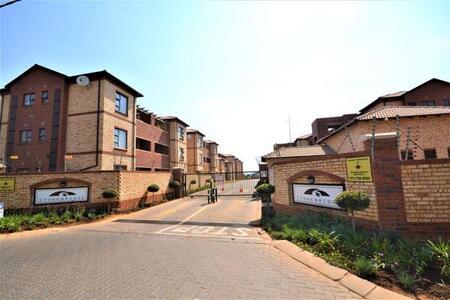 2 Bedroom Apartment in Randpark Ridge
