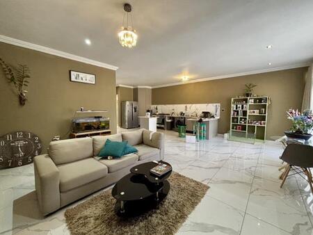 3 Bedroom Townhouse in Randpark Ridge