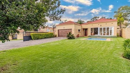 3 Bedroom Cluster in Florida Glen