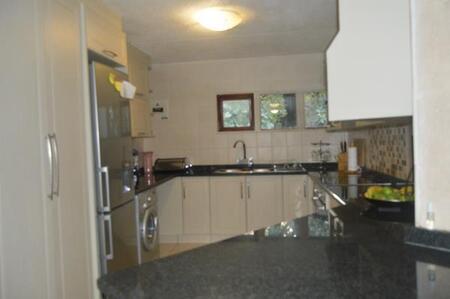 2 Bedroom Apartment in Bryanston East