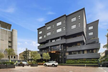 2 Bedroom Apartment in Sandton Central