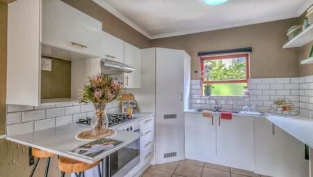 2 Bedroom Apartment in Douglasdale
