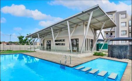 2 Bedroom Apartment in Fourways