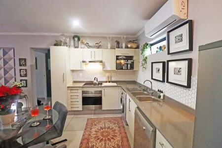 2 Bedroom Apartment in Bryanston