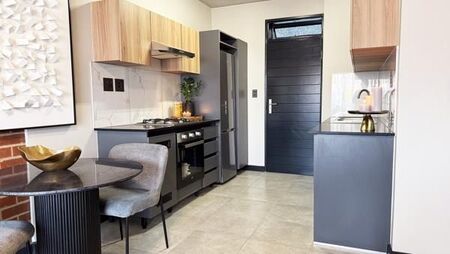 2 Bedroom Apartment in Fourways