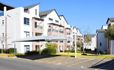 2 Bedroom Apartment in Fourways