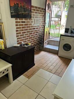 0.5 Bedroom House in Bryanston