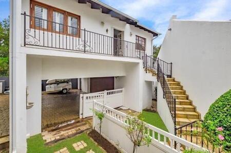 2 Bedroom Apartment in Douglasdale