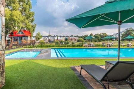 2 Bedroom Apartment in Linbro Park