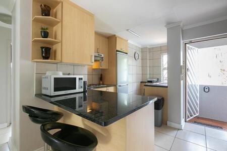 2 Bedroom House in Sandton Central