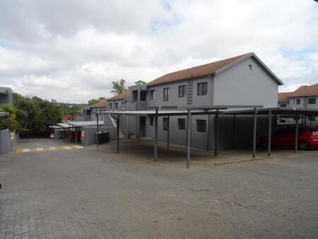 3 Bedroom Apartment in Douglasdale