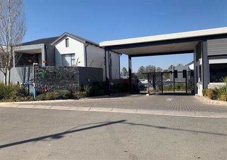 2 Bedroom Apartment in Fourways