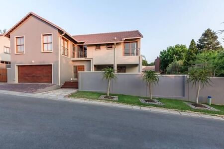 3 Bedroom House in Dainfern