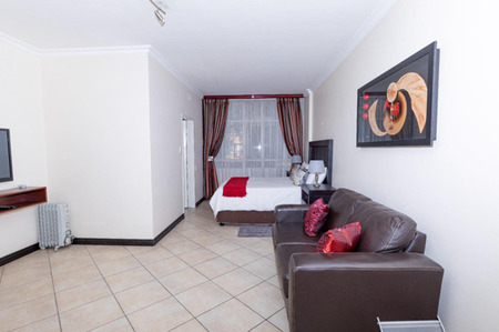 Studio apartment in Illovo
