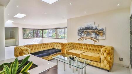 4.5 Bedroom Penthouse in Strathavon