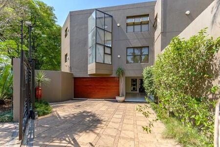 4 Bedroom Penthouse in Sandown