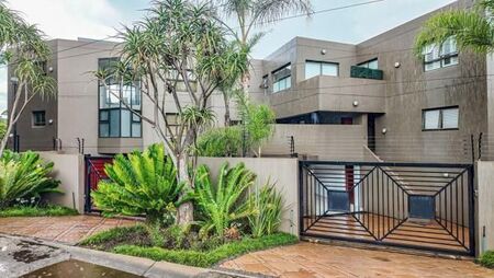 4 Bedroom Apartment in Sandton Central