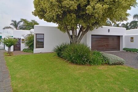 4 Bedroom Cluster in Khyber Rock