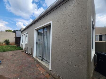 1 Bedroom Cluster in Douglasdale