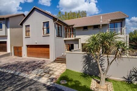 3 Bedroom House in Dainfern