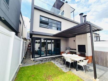 2 Bedroom Townhouse in Hurlingham