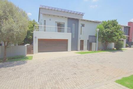 3 Bedroom House in Fourways
