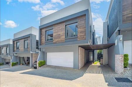 4 Bedroom Townhouse in Bryanston