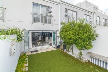 2 Bedroom Cluster in Bryanston