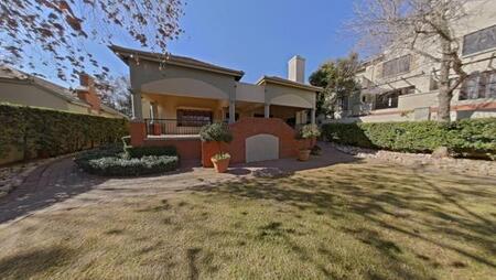 3 Bedroom Apartment in Paulshof