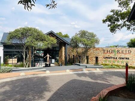 2 Bedroom Apartment in Linbro Park