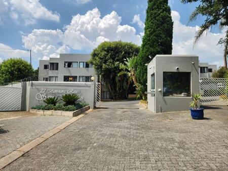 2 Bedroom Cluster in Benmore Gardens