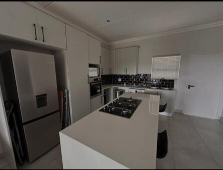 2 Bedroom House in Bryanston